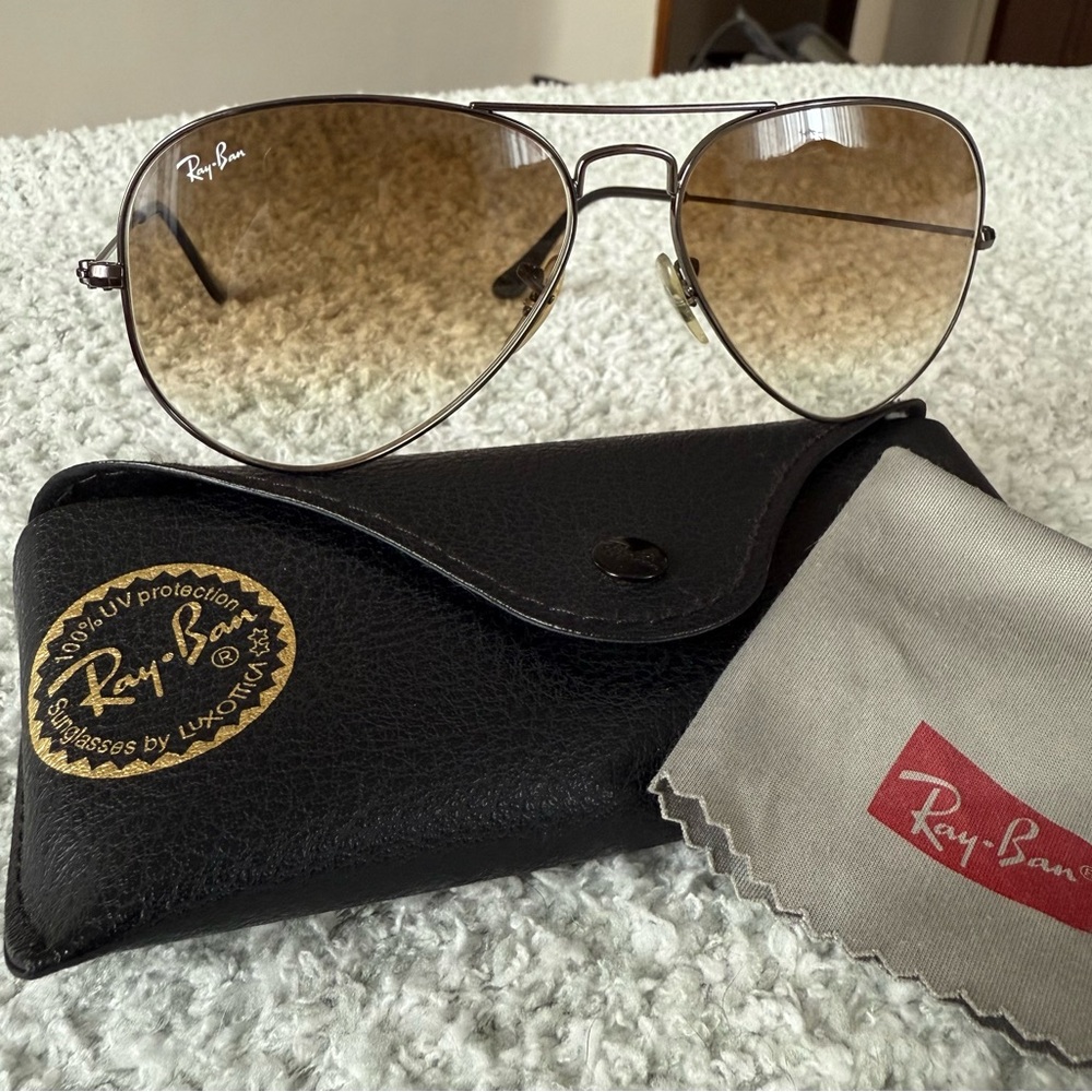 Ray-Ban Aviator Sunglasses with Case